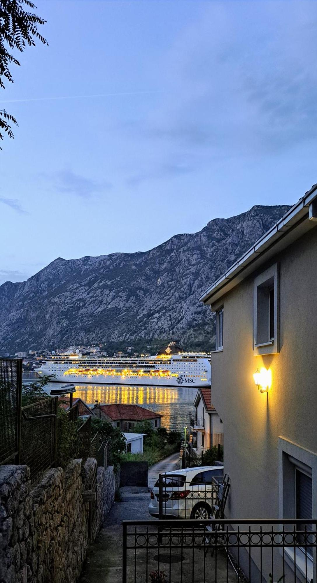 Apartment Vujosevic D&D Kotor Exterior foto